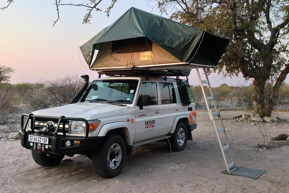 botswana/ghanzi_thakadu_safari_truck