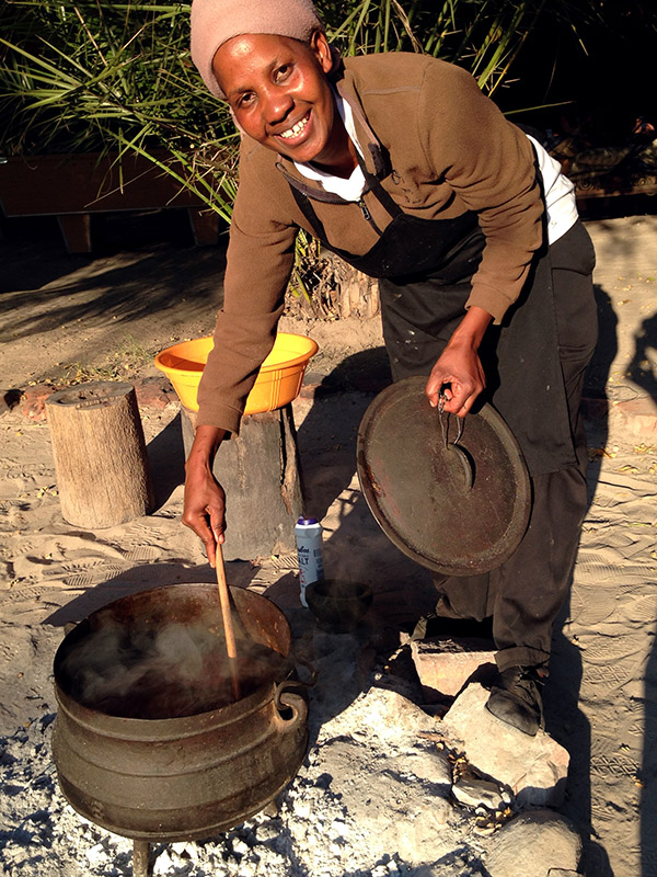 botswana/maun_oxtail_potjie_cook