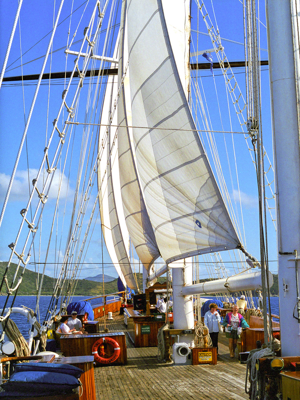 bvi/lisa_boat