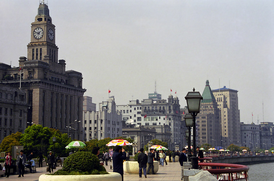 china/2001/shanghai_bund_walk