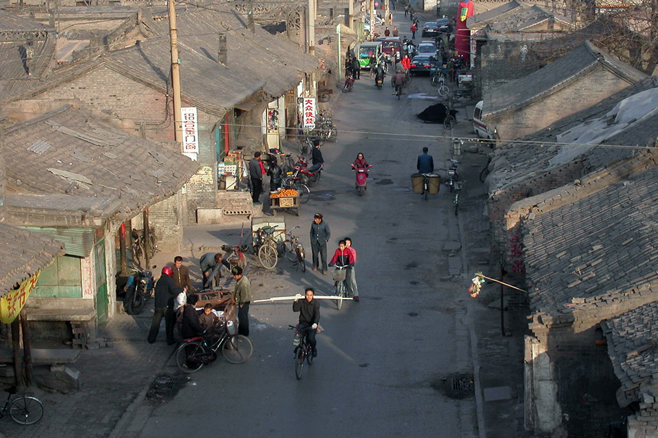 china/2004/pingyao_street_color