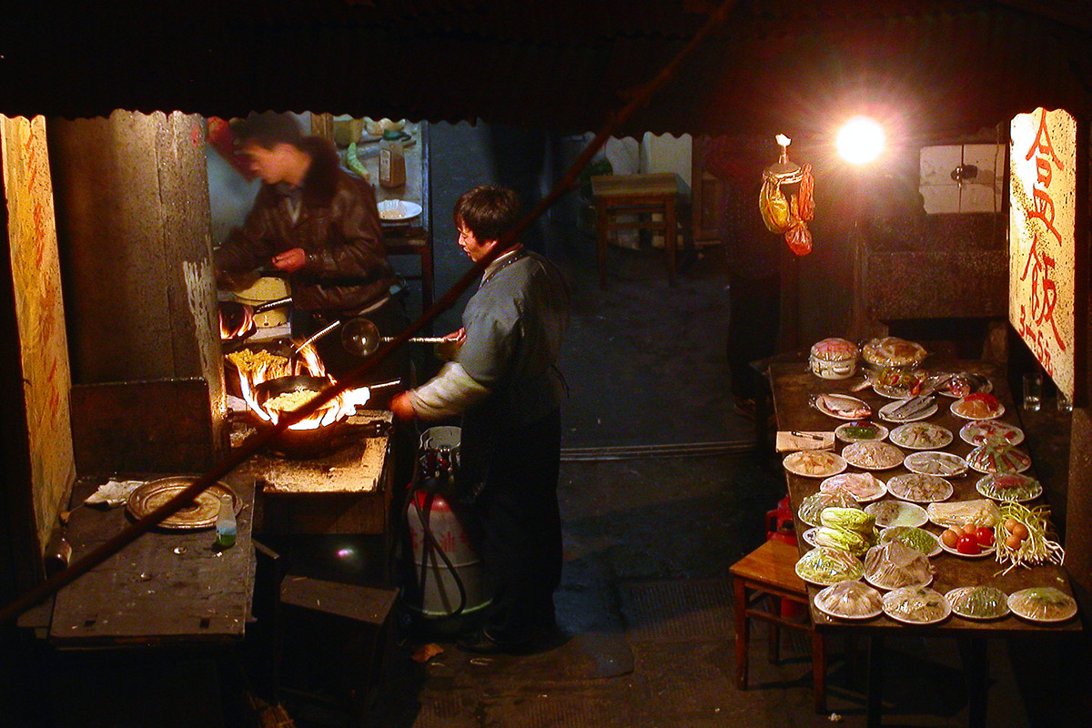 china/2004/shanghai_food_wak