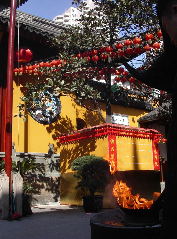 china/2004/shanghai_jade_temple_vertical