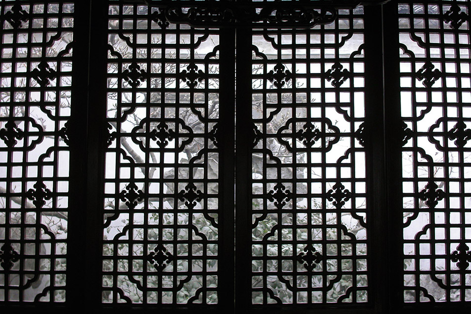 china/2004/suzhou_window_screen