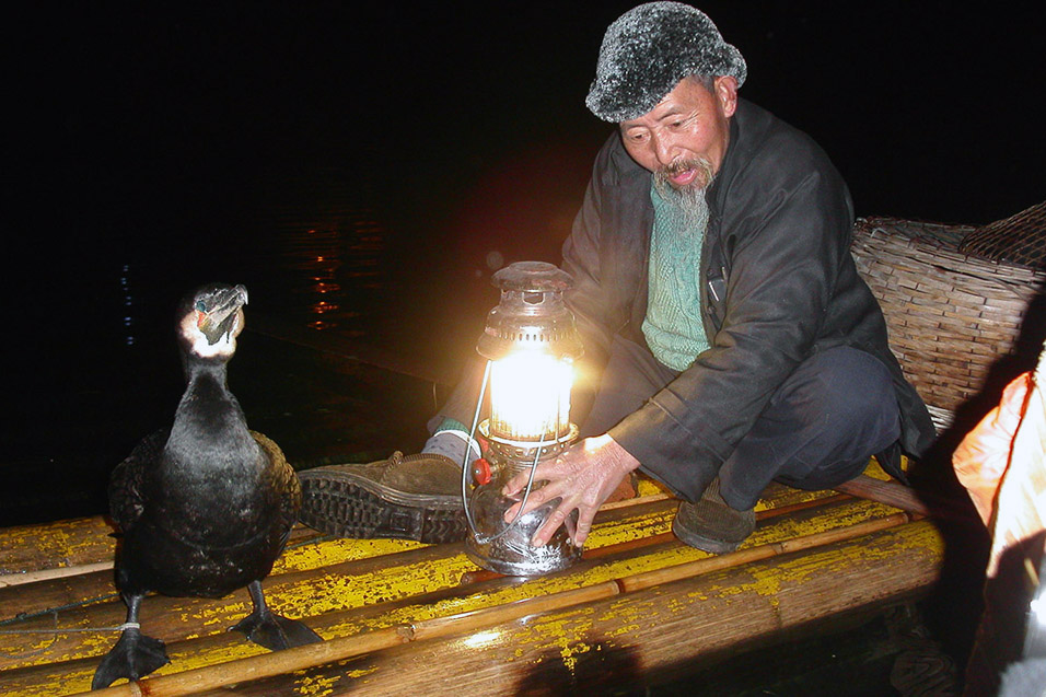 china/2004/yangshuo_fisherman_night