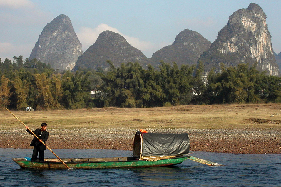 china/2004/yangshuo_rowing