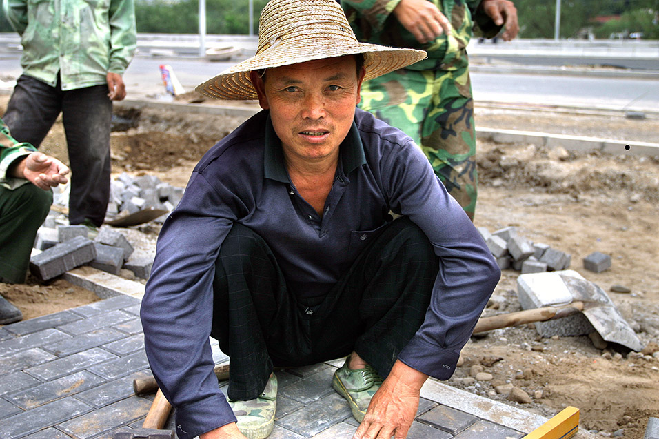 china/2006/beijing_hardhat_brickman