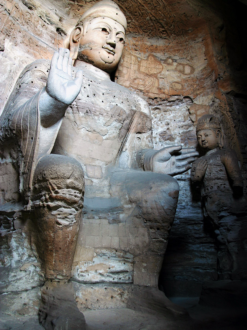 china/2006/datong_yungang_sitting_buddha_vert