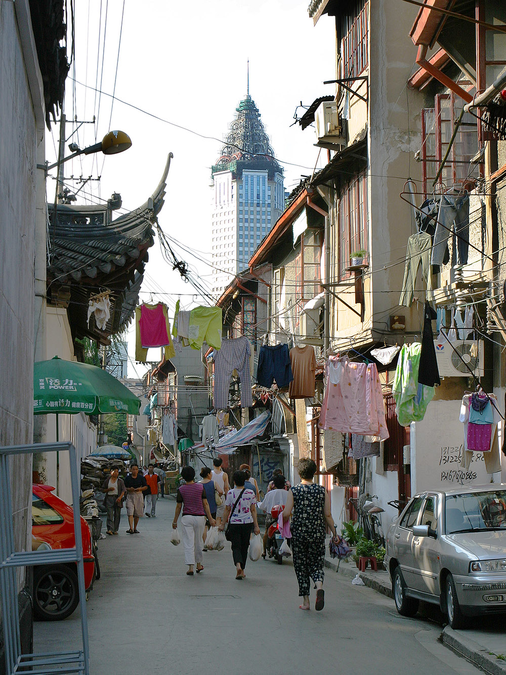 china/2006/shanghai_yu_yuan_alley_vert