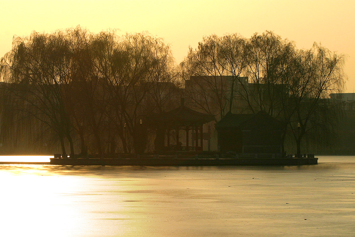 china/2007/beijing_frozen_lake