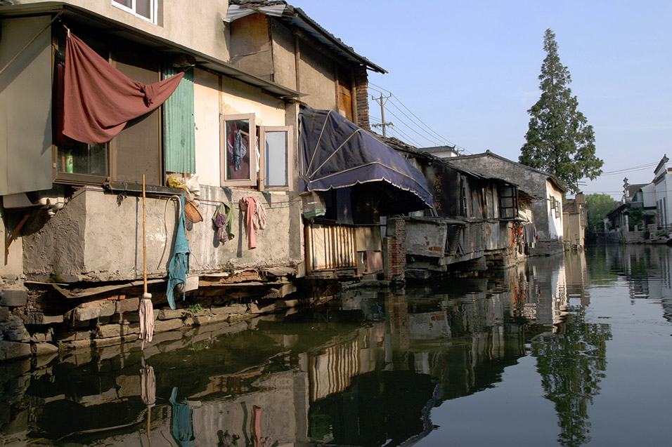 china/2007/suzhuo_canal_houses