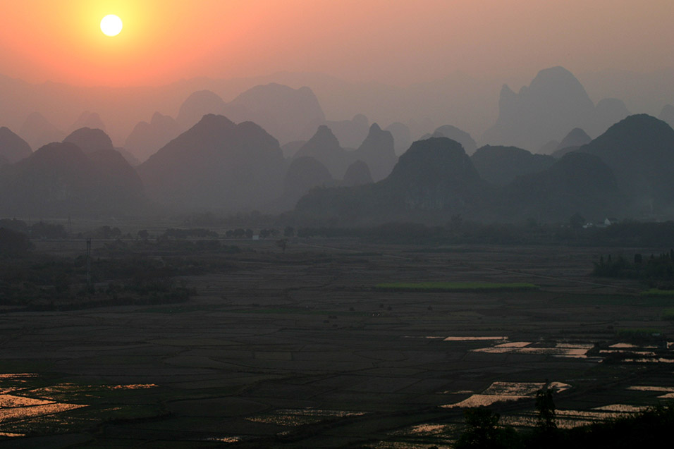 china/2007/yangshuo_shitoucheng_sunset_view