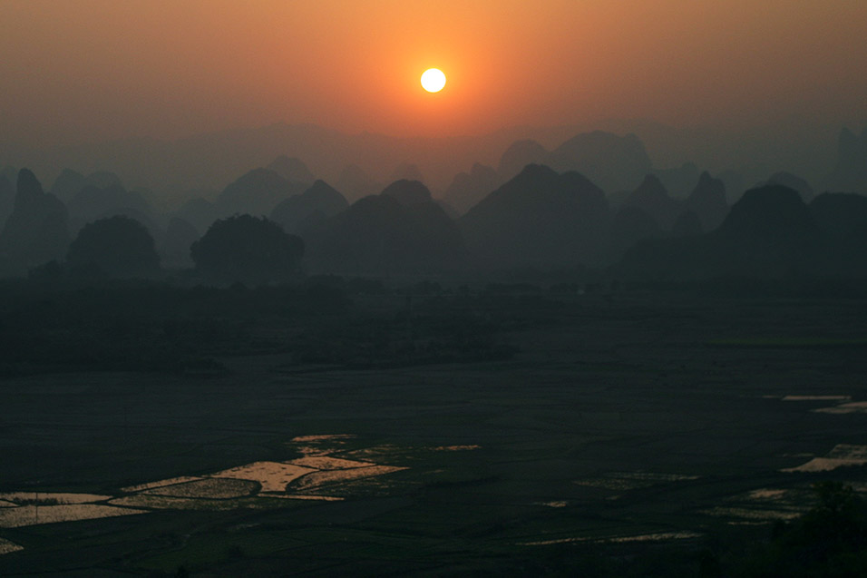 china/2007/yangshuo_shitoucheng_sunset_view_2