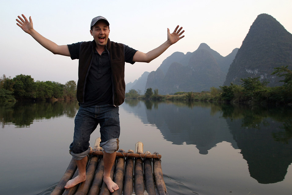 china/2007/yangshuo_yulong_brian_raft_waving