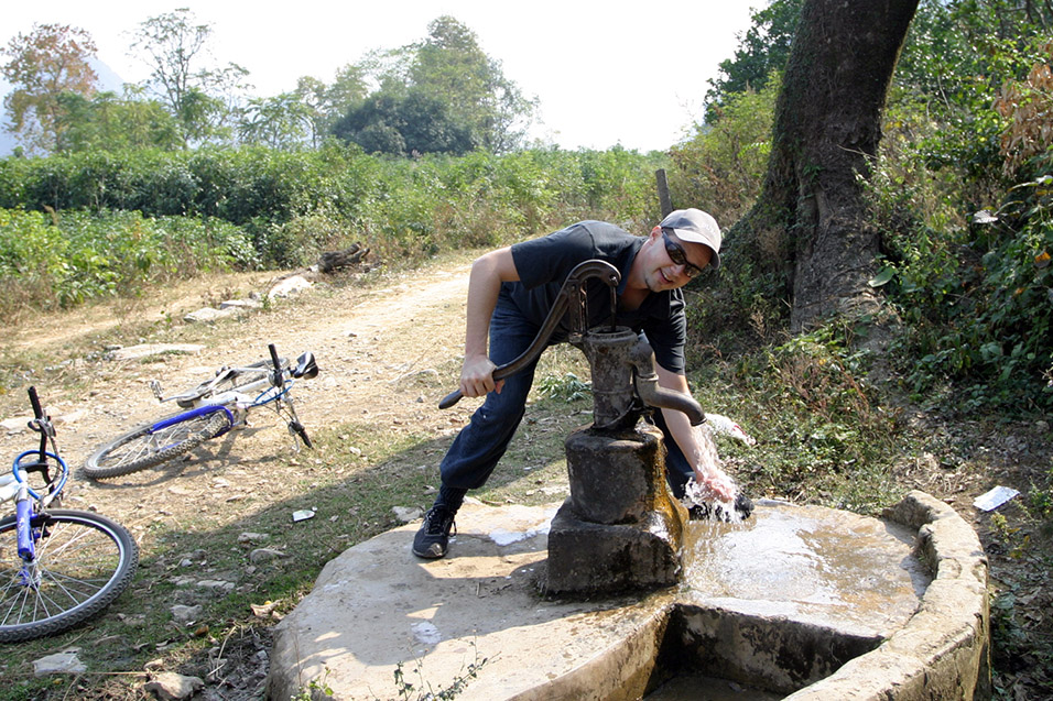 china/2007/yangshuo_yulong_brian_well