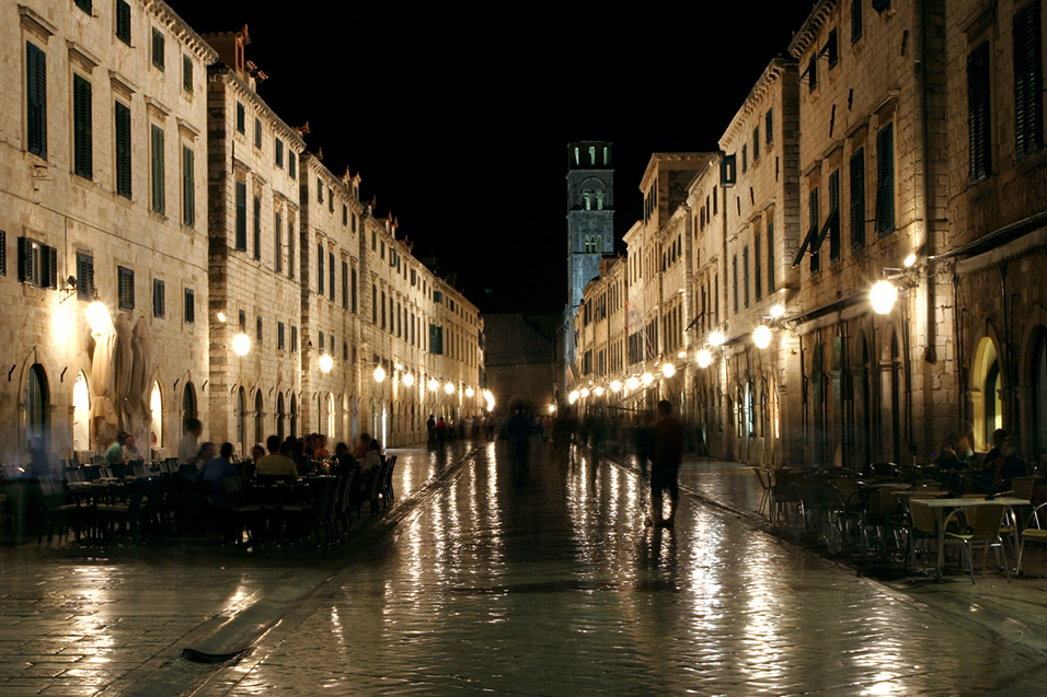 croatia/dubrovnik_night_street