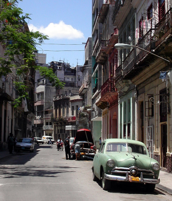 cuba/car_green