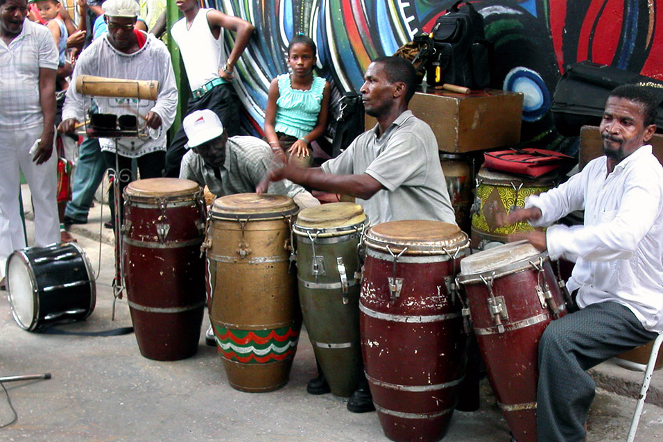 cuba/rumba_drummers