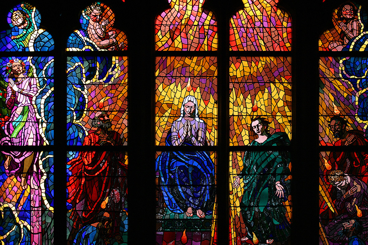 czech/prague_stained_glass_1