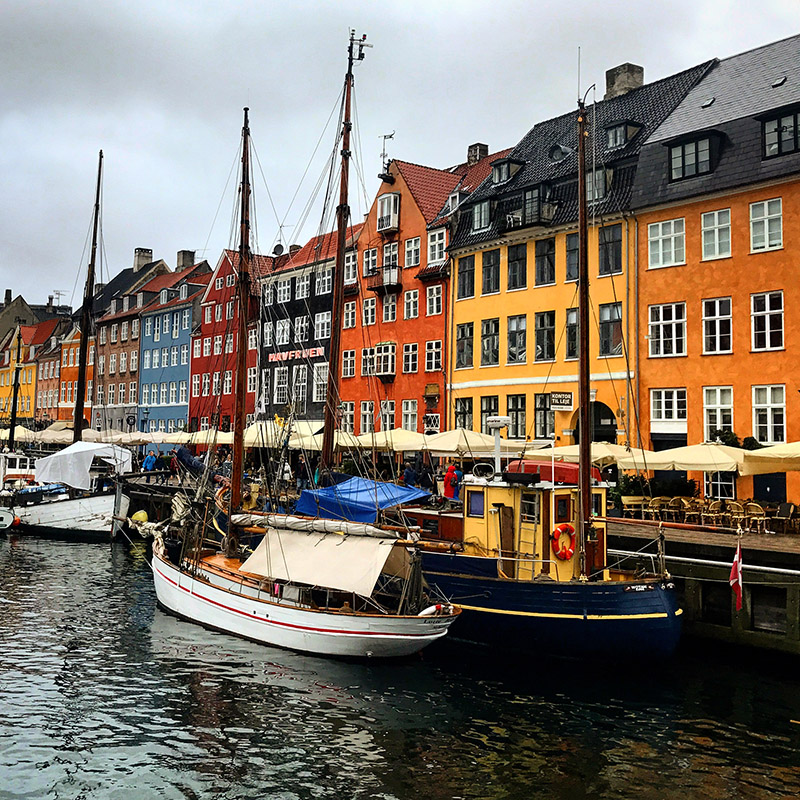 denmark/nyhavn_houses