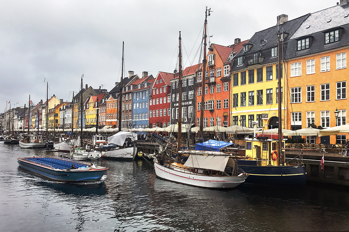 denmark/nyhavn_houses