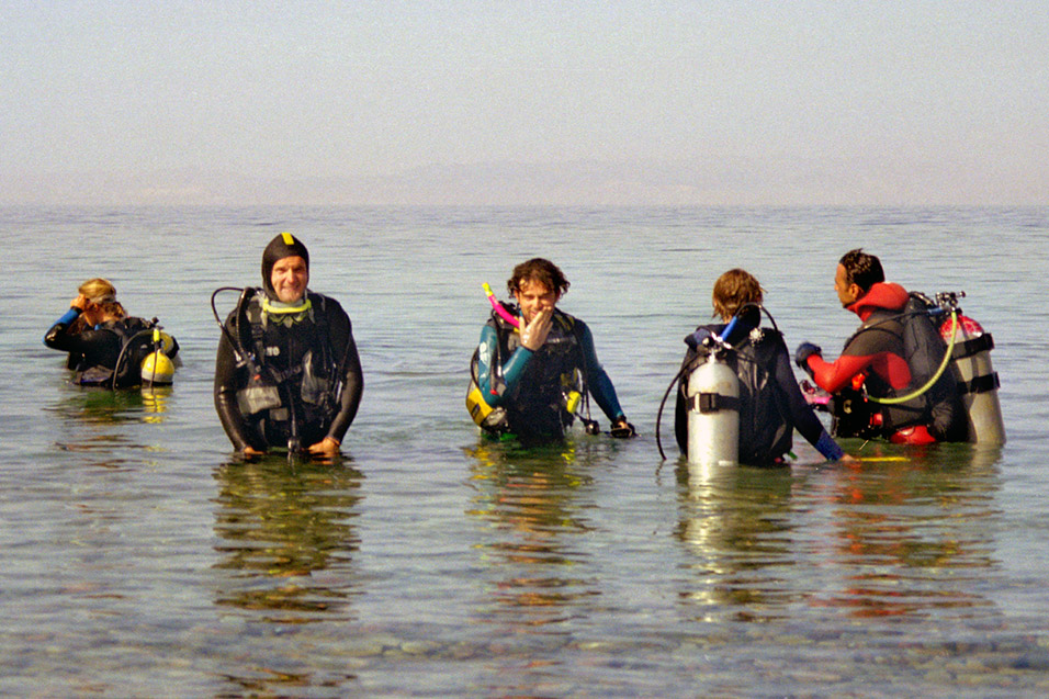 egypt/1998/dahab_scuba2