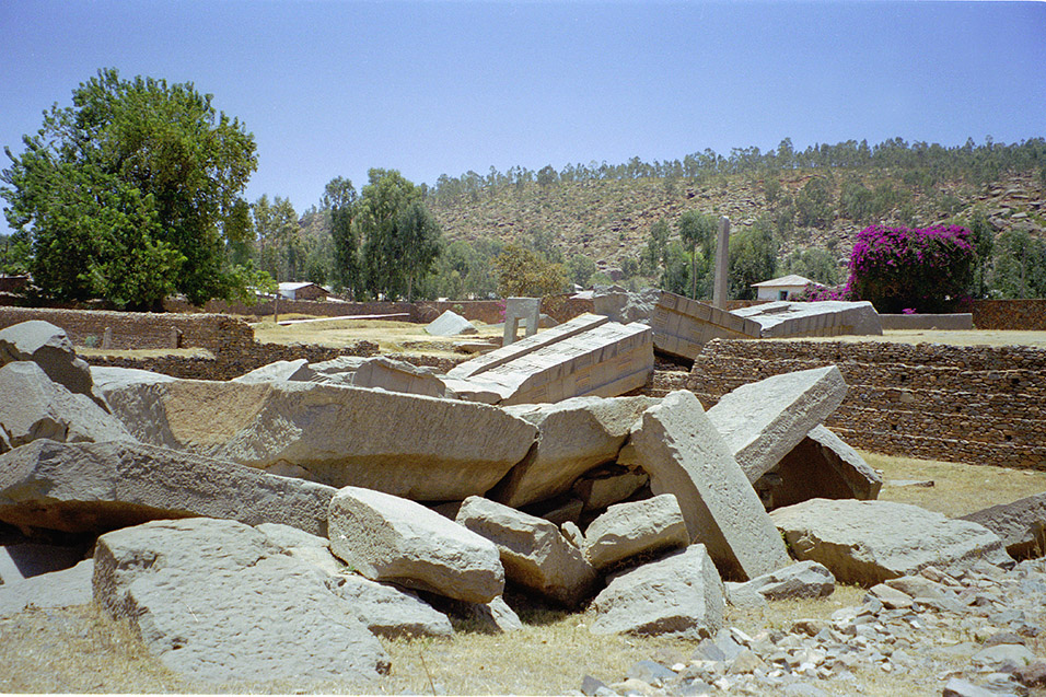 ethiopia/axum_stelae_broken