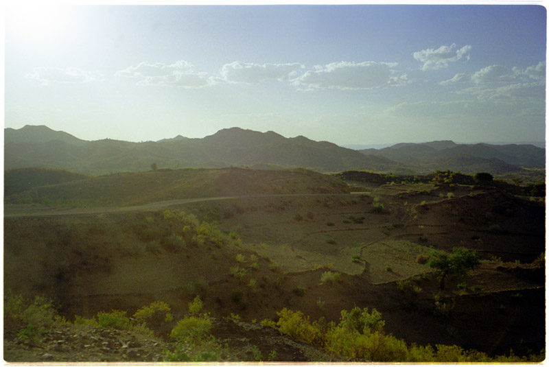 ethiopia/border_mountain_road