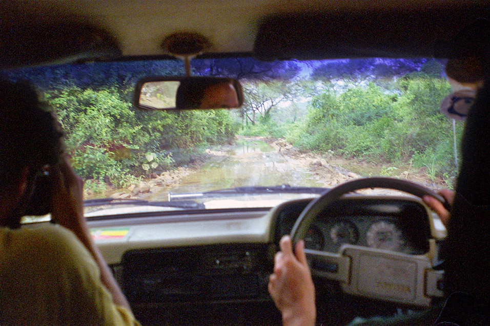 ethiopia/river_road_driving