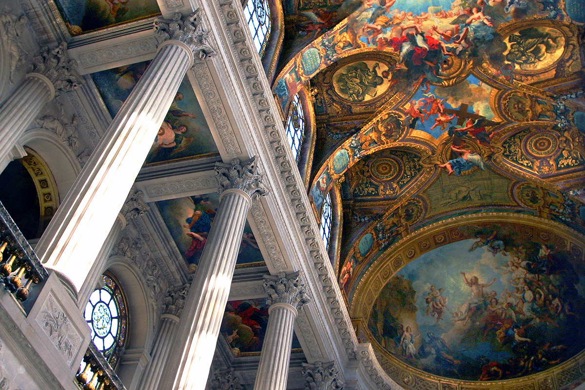 france/versailles_pillars_ceiling