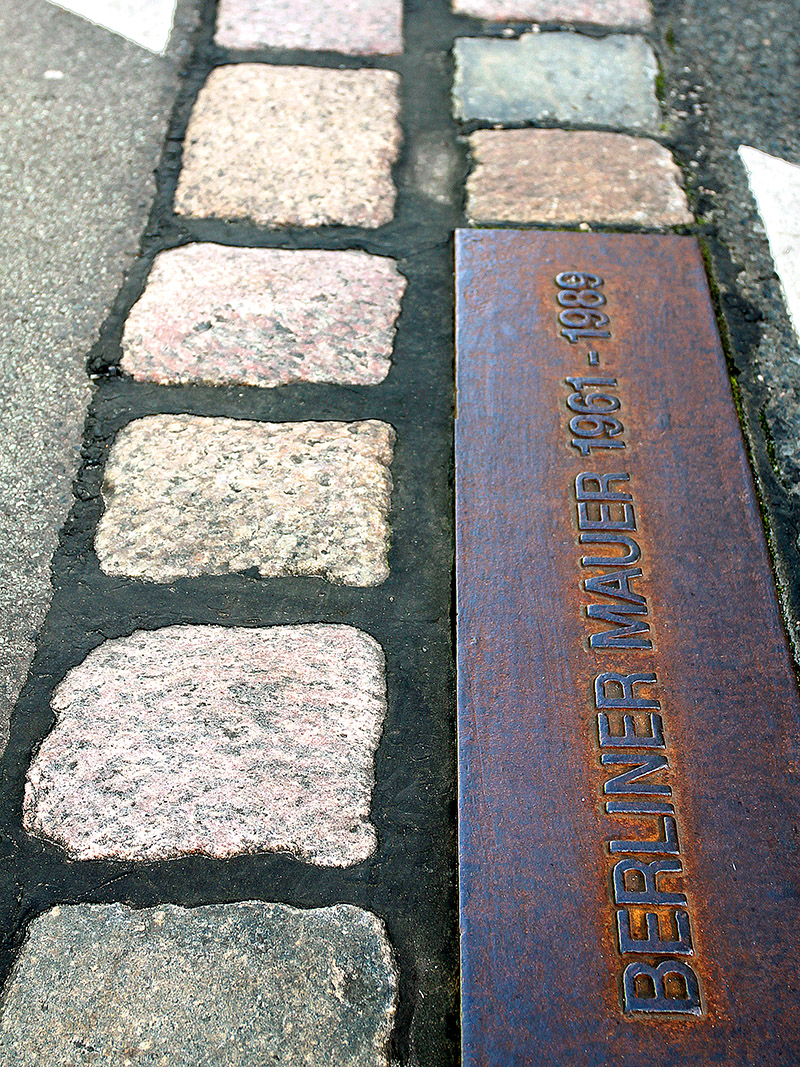 germany/2011/berlin_wall_line