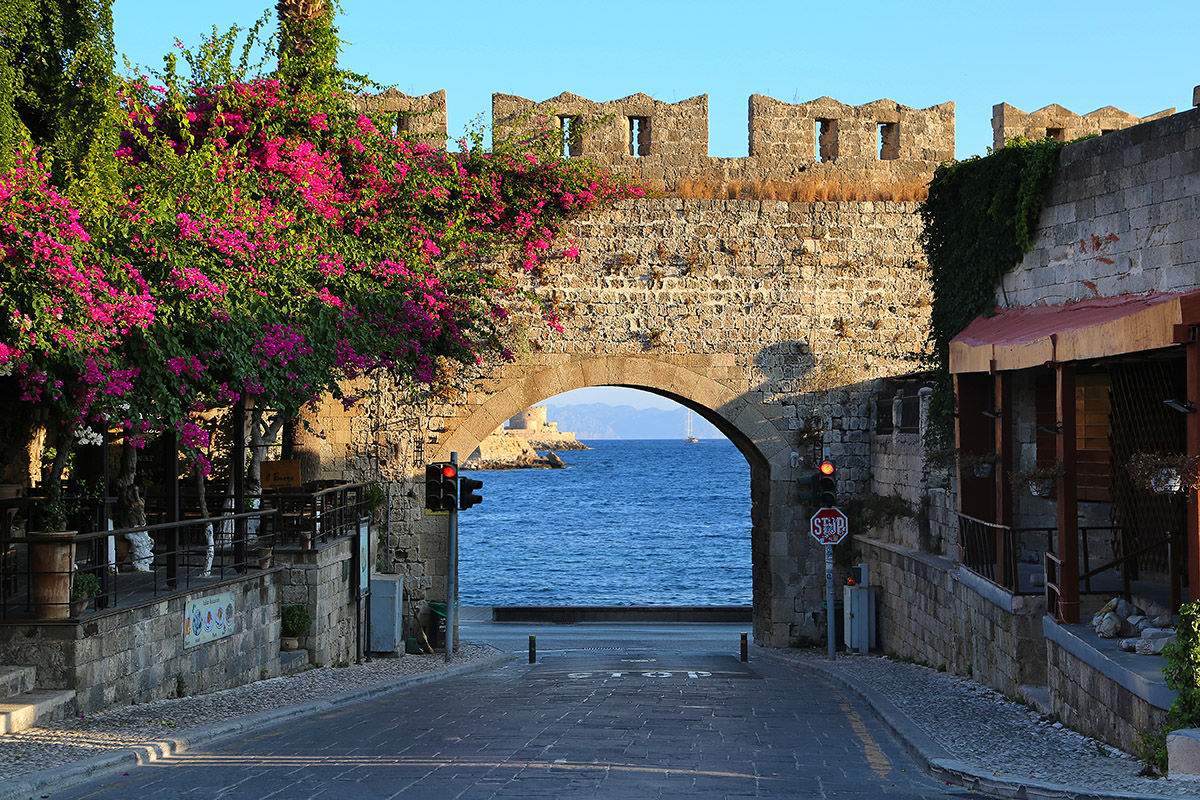 greece/athens_columns_close