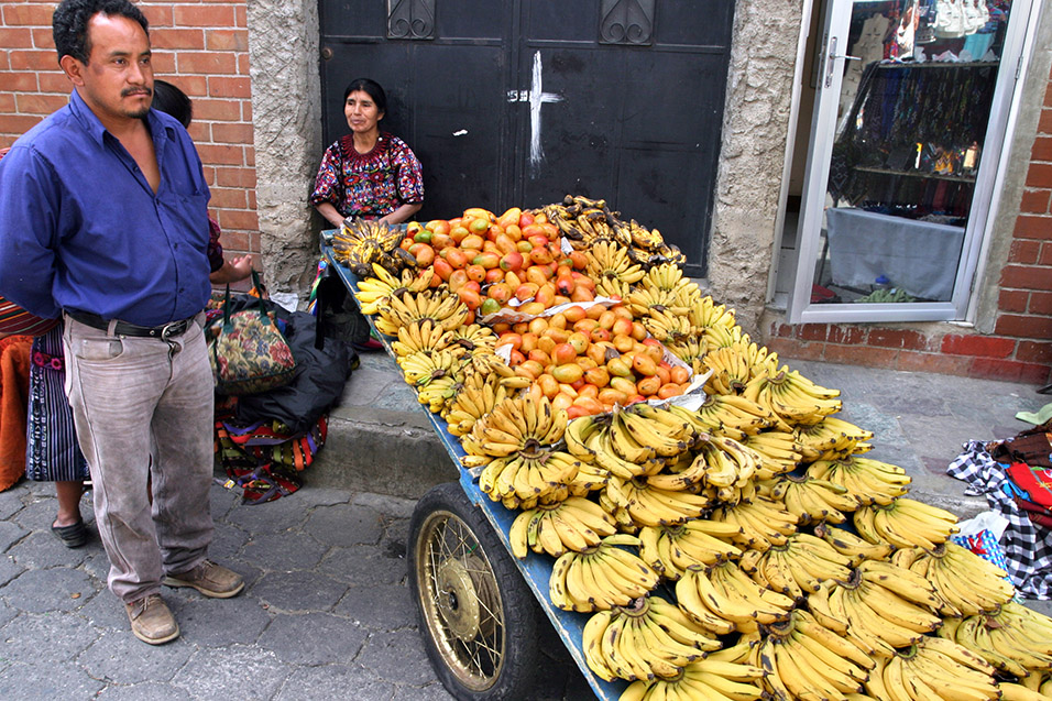 guatemala/chichi_going_bananas