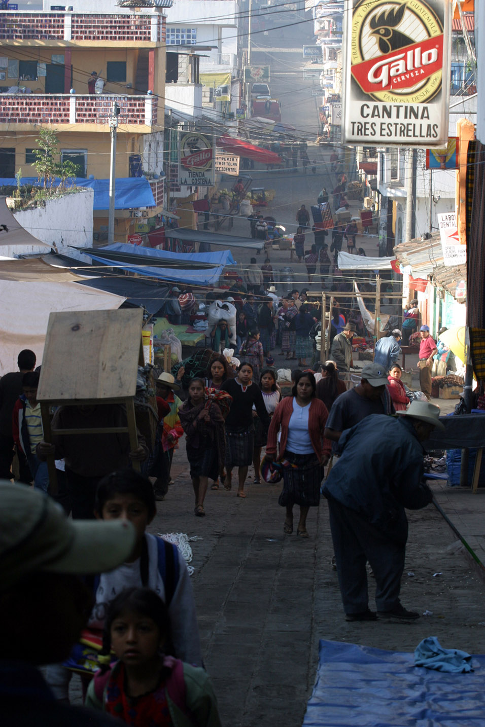 guatemala/chichi_road_view_vert