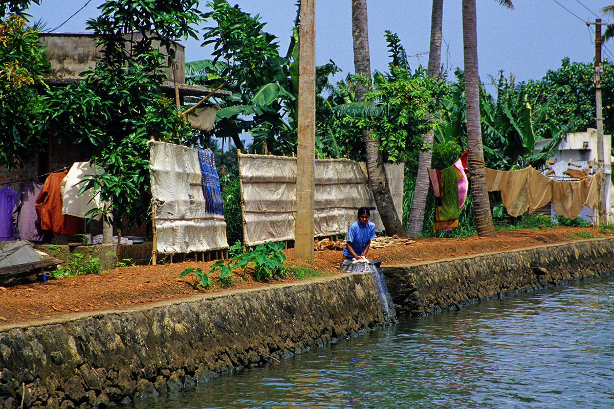 india/backwaters_laundry