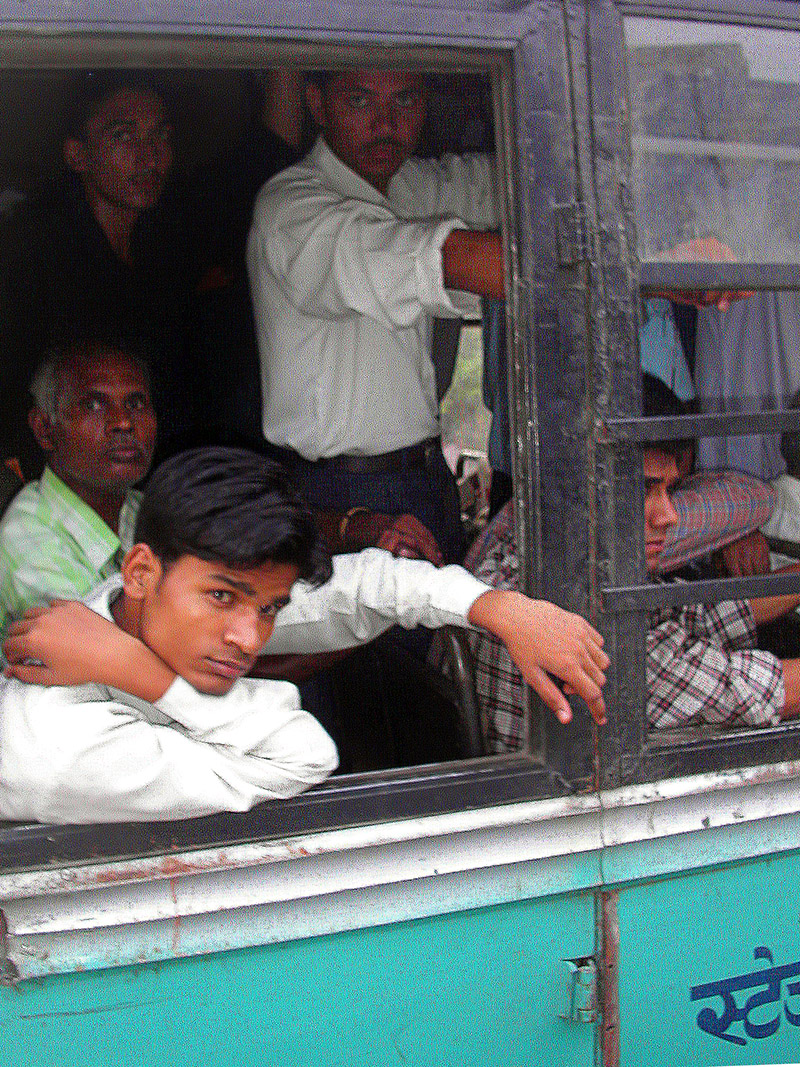 india/delhi_bus_men