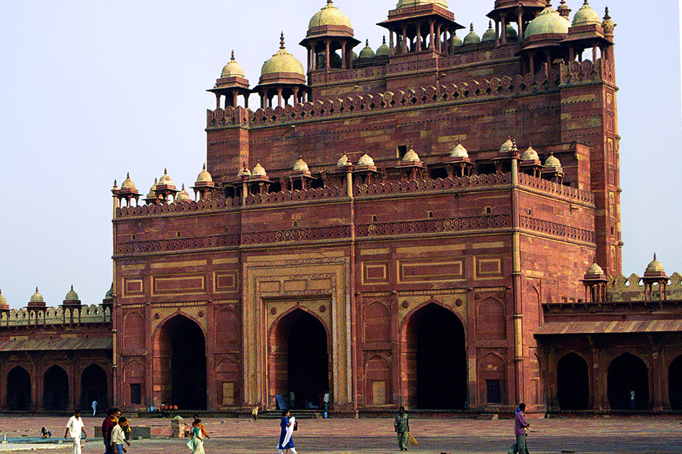 india/fatehpur_tower_people