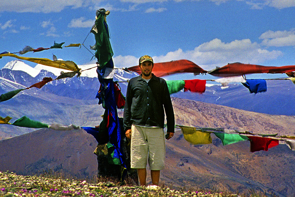 india/hiway_brian_tibetan_flag_pole