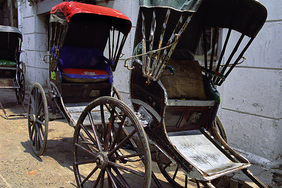 india/kolkata_rickshaws_bw