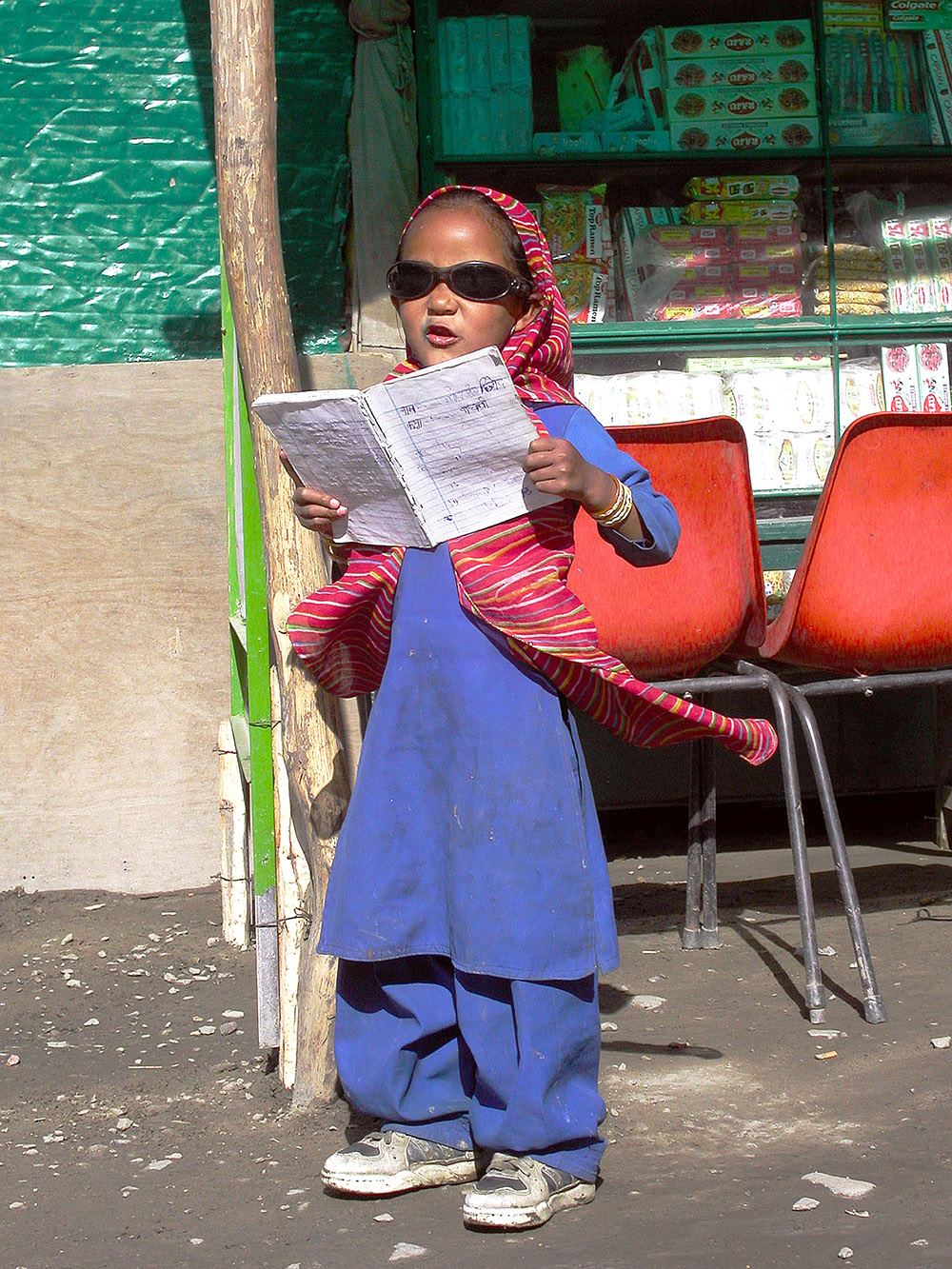 india/leh_child_studying