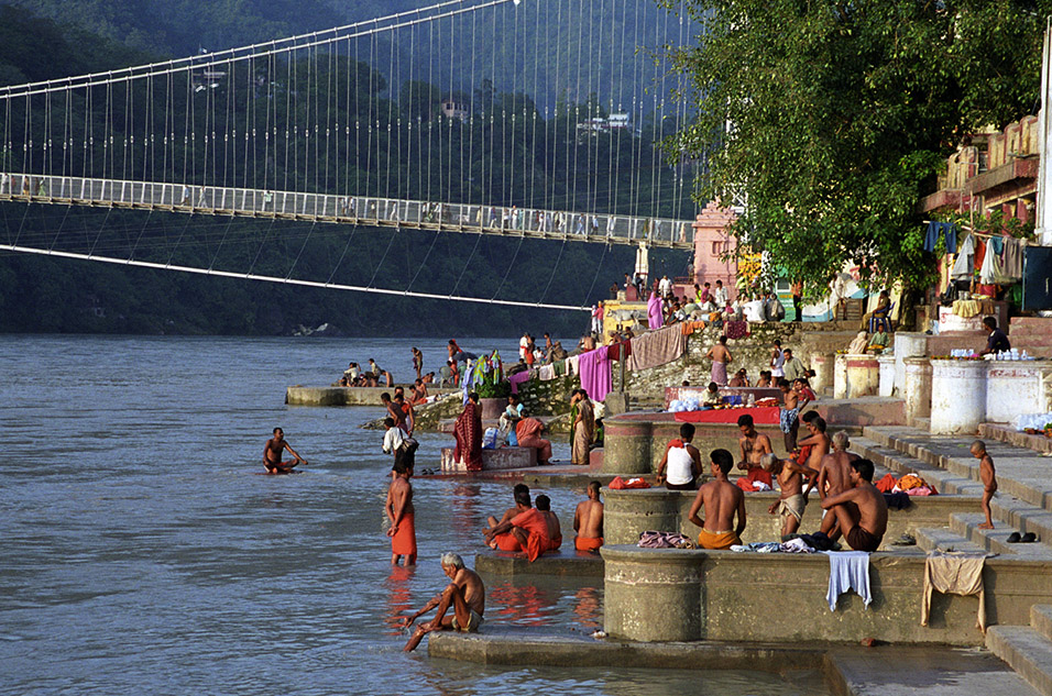 india/rishikesh_ganges_bathing