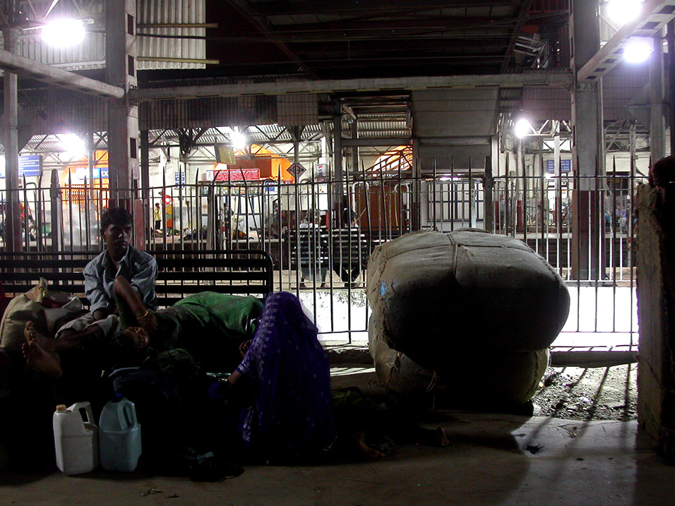 india/train_station_night