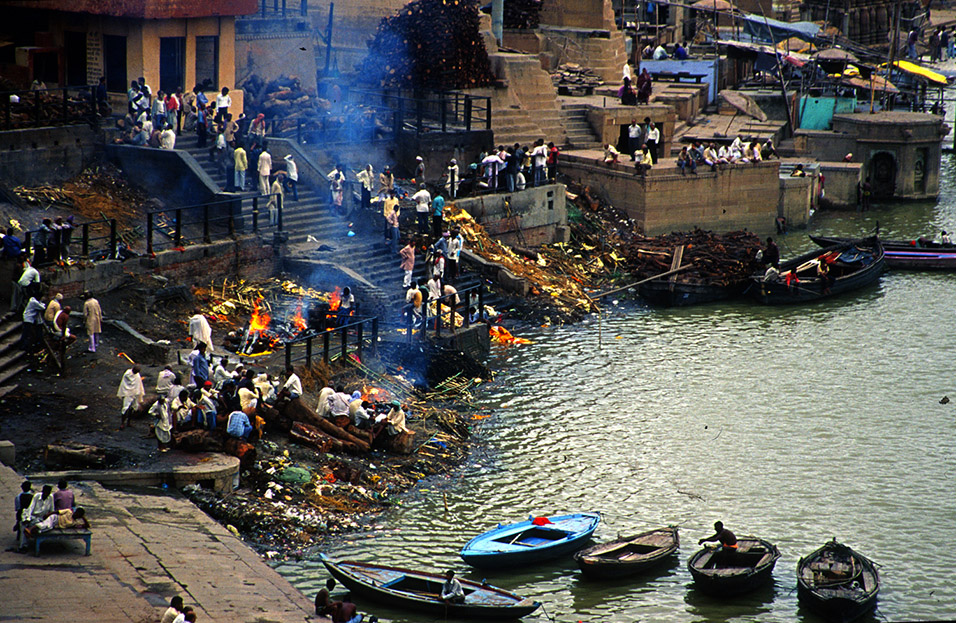 india/varanasi_burning_ghats