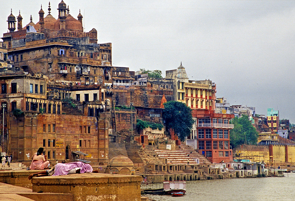 india/varanasi_gazing_view