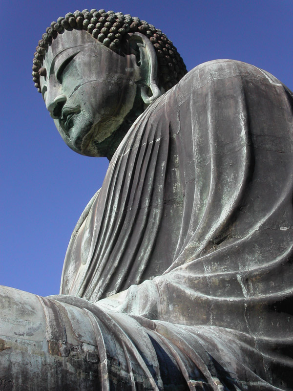 japan/2003/kamakura_buddha_side_view