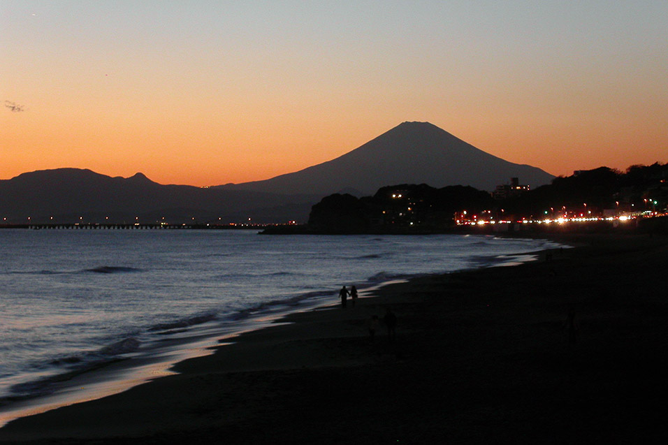 japan/2003/kamakura_mt_fuji_sunset