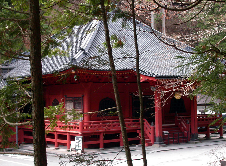 japan/2003/nikko_small_temple