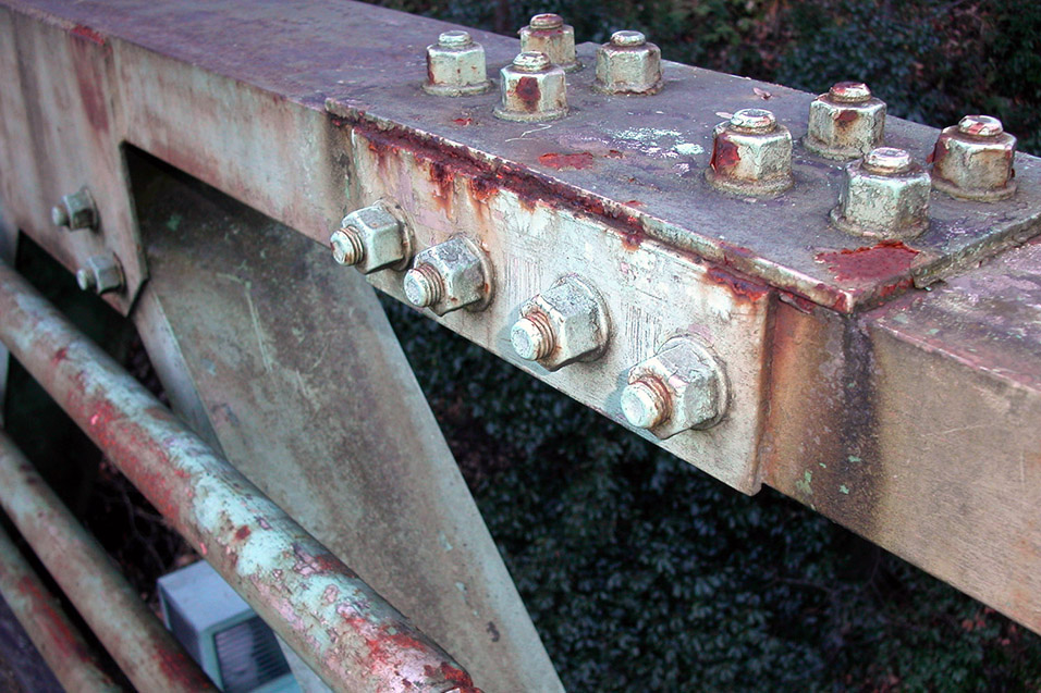 japan/2003/sake_bridge_bolts