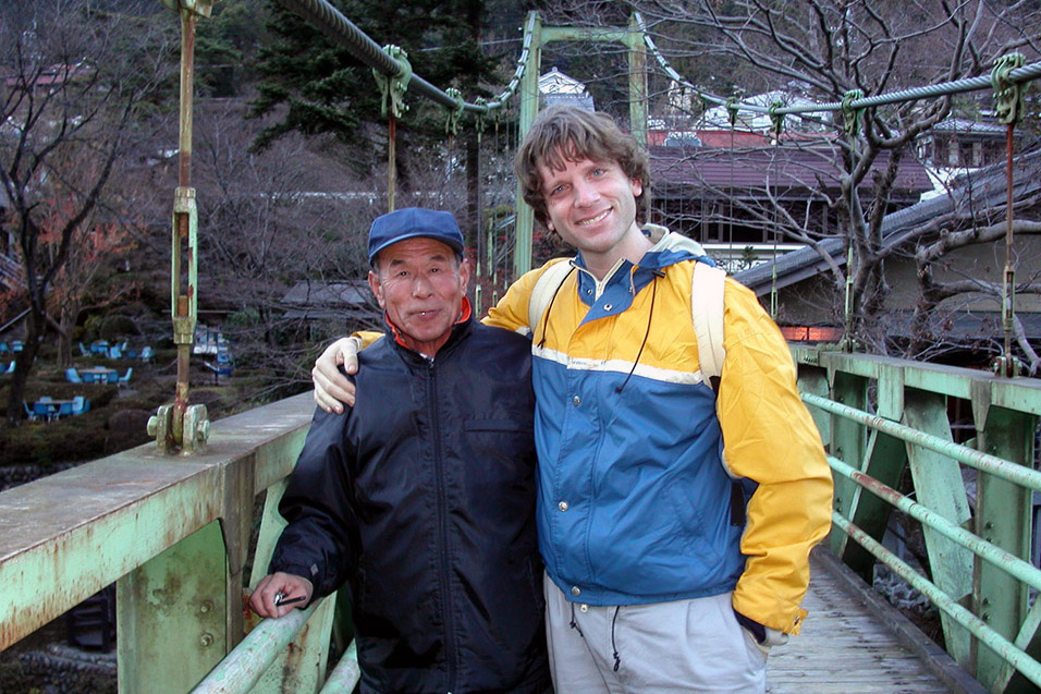 japan/2003/sake_bridge_greg_man