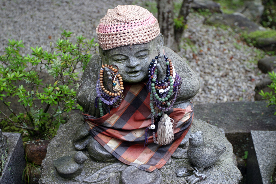 japan/2007/itsukushima_temple_cute_guys